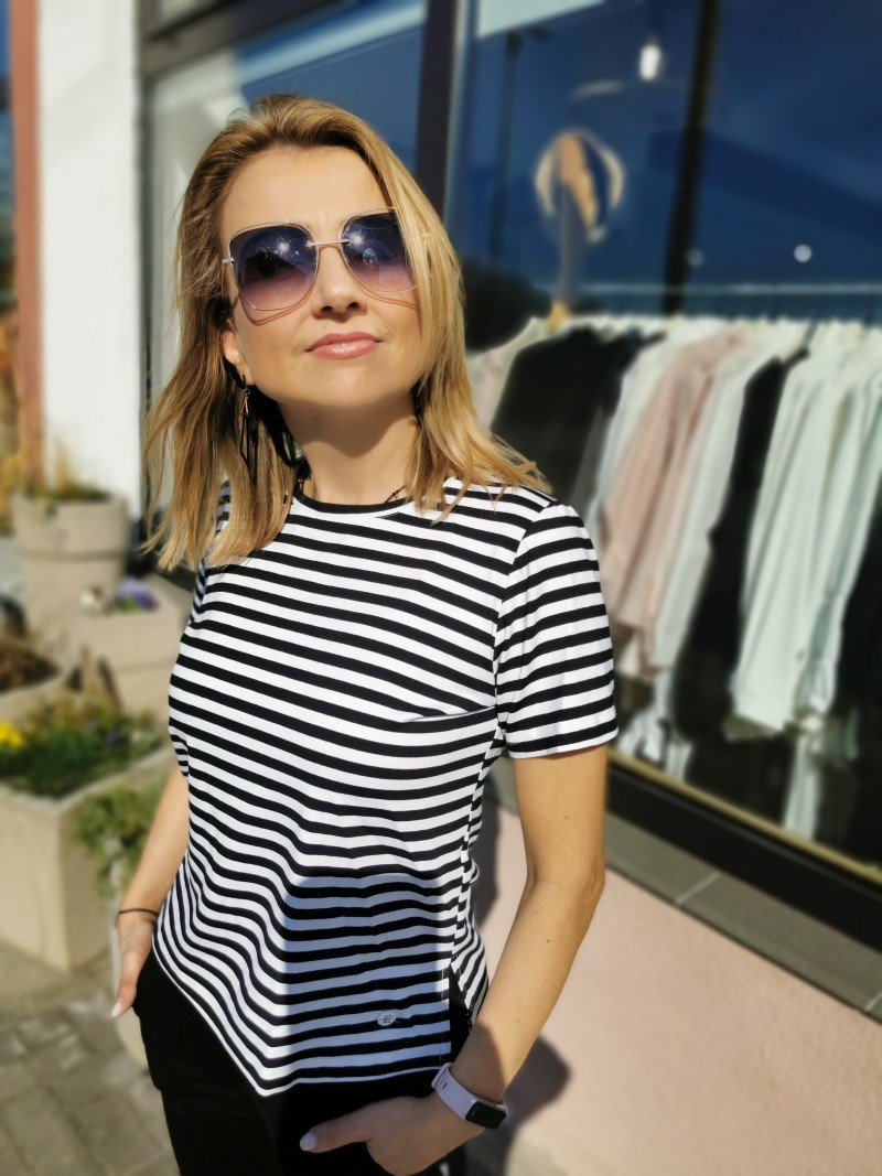 Miniatura produktu Wiskozowy T-shirt w biało-czarne paski Black&White