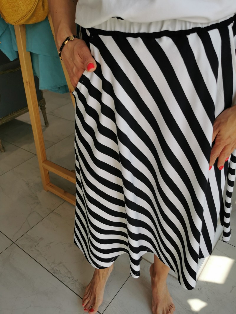 Miniatura produktu Rozkloszowana Spódnica z wiskozy w paski Royal Lines