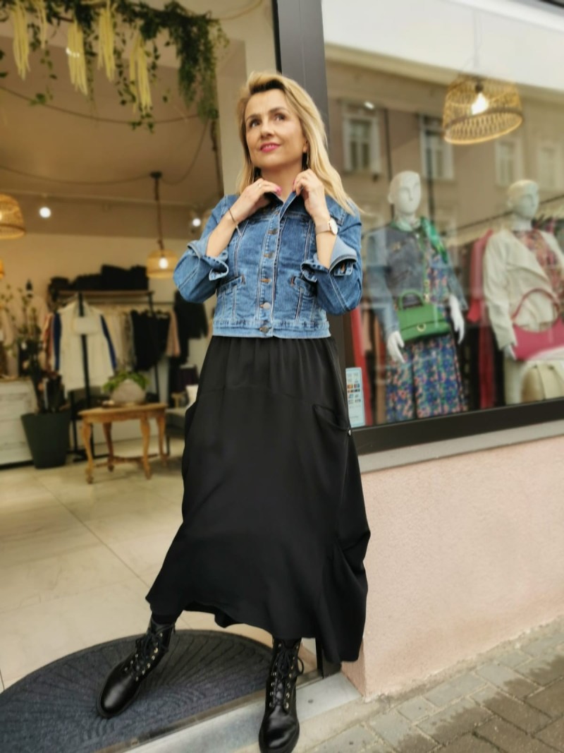 Miniatura produktu Spódnica midi asymetryczna bombka w kolorze czarnym Domina Black