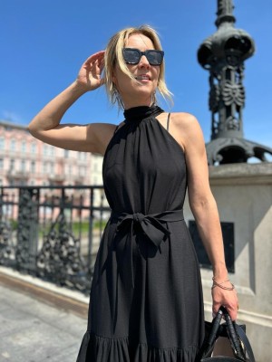 Długa wiskozowa Sukienka ze stójką w kolorze czarnym Manhattan Black