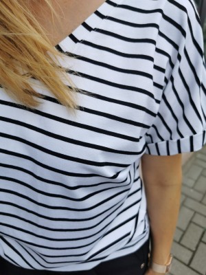 Wiskozowy T-shirt w czarno-białe paski See B&W