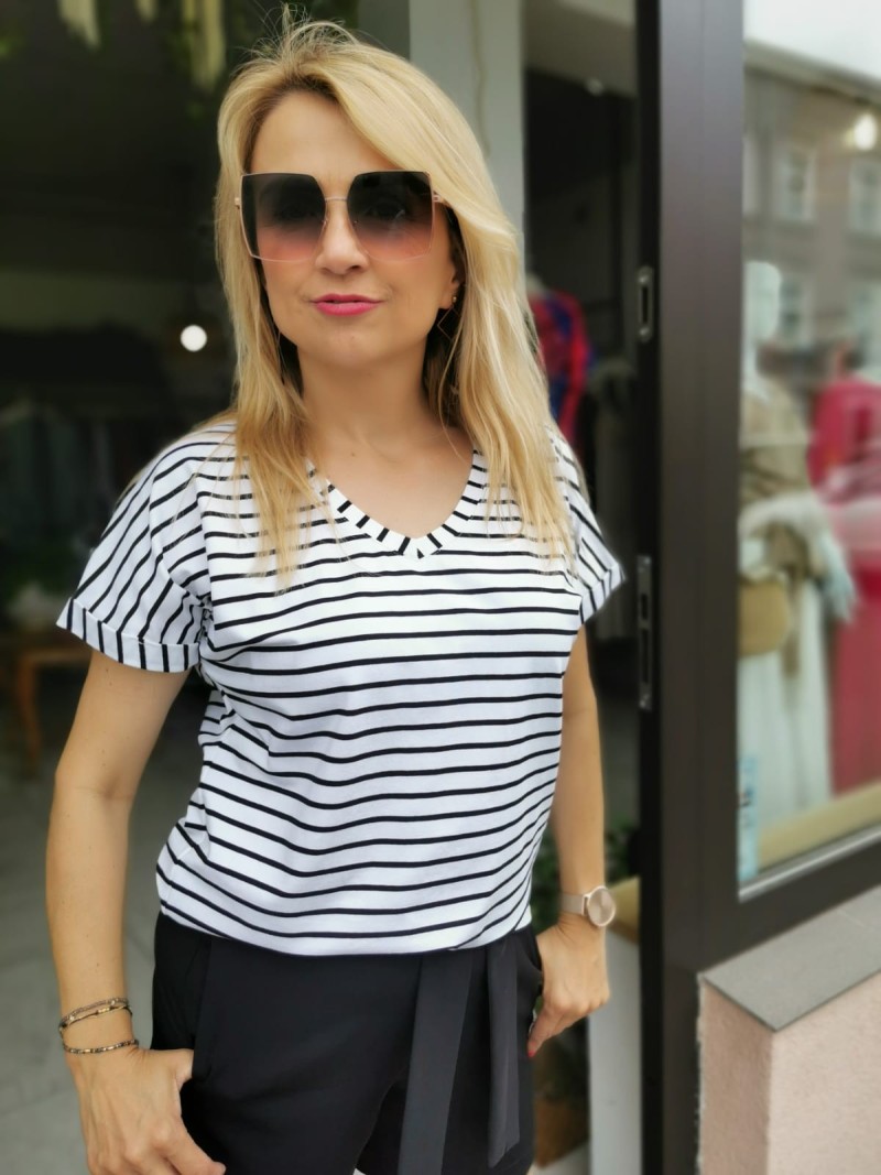 Miniatura produktu Wiskozowy T-shirt w czarno-białe paski See B&W