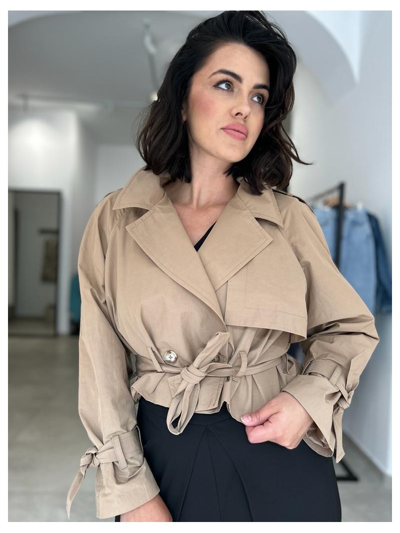 Miniatura produktu Krótka Kurtka z kieszeniami zapinana na guziki w kolorze beżowym Short Beige