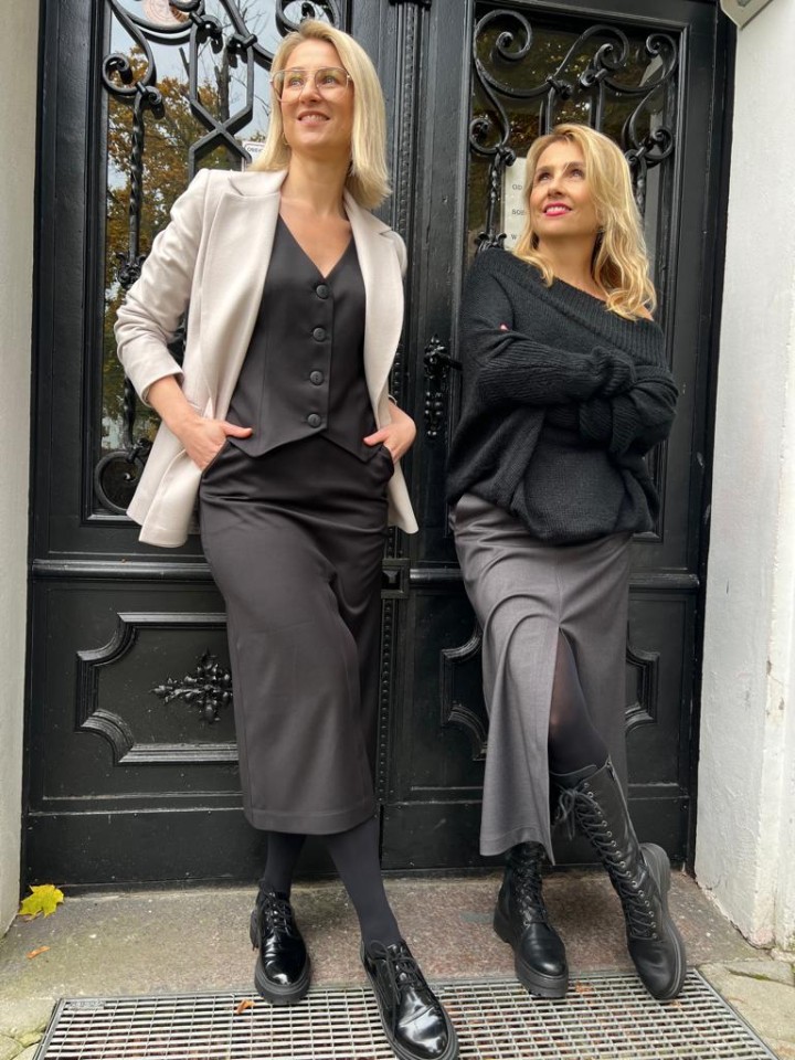 Miniatura produktu Ołówkowa Spódnica midi w kolorze czarnym Christy Black