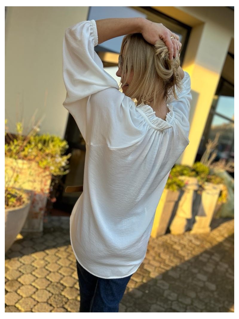 Miniatura produktu Luźna Koszula ze stójką i bufiastymi rękawami w kolorze białym Sally White