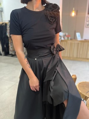 Długa Spódnica asymetryczna w kolorze czarnym Velia Black