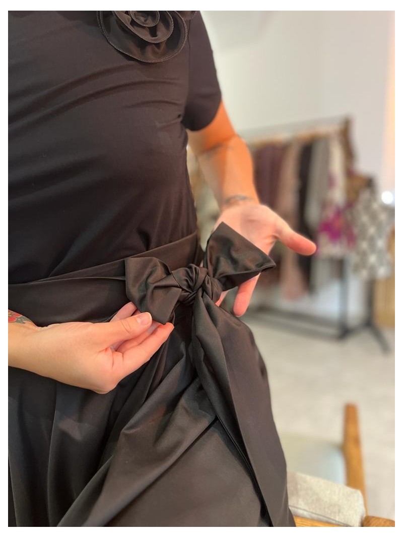 Miniatura produktu Długa Spódnica asymetryczna w kolorze czarnym Velia Black