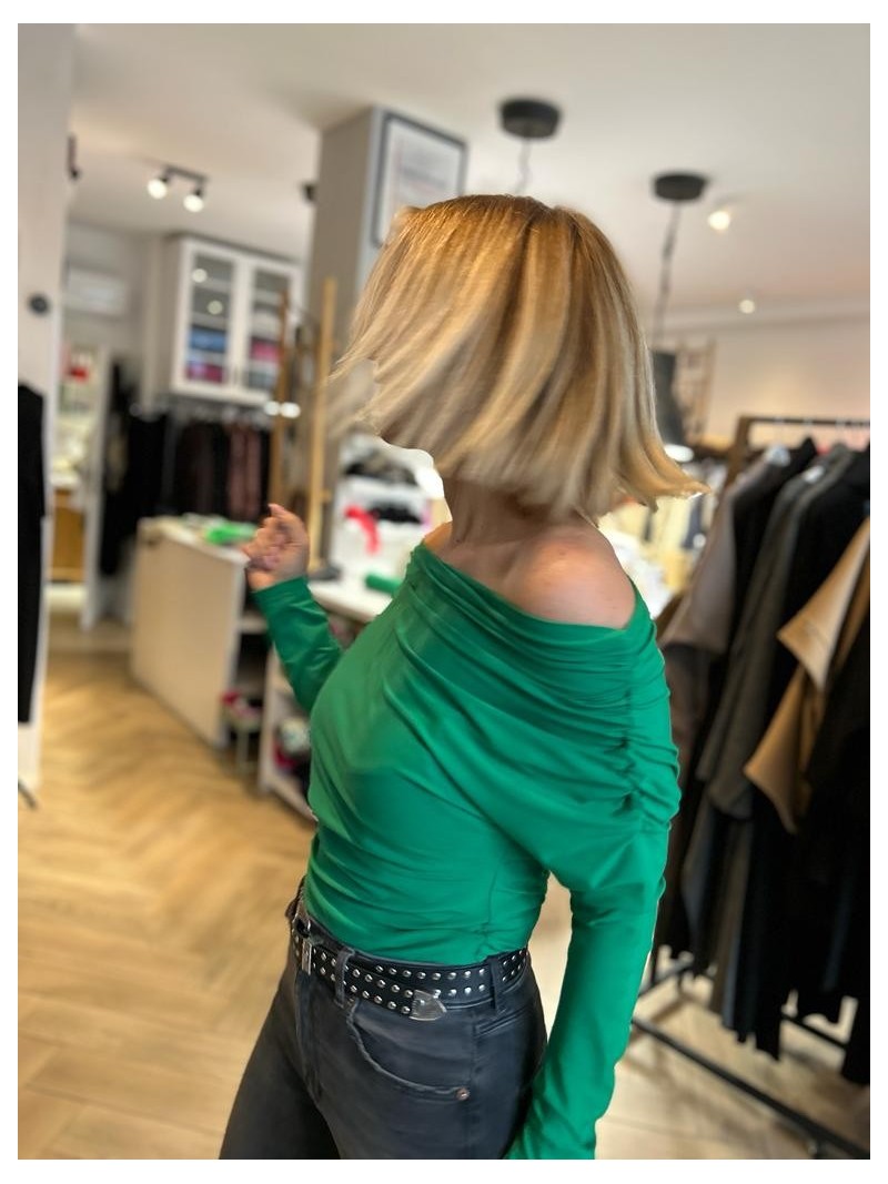 Miniatura produktu Wiskozowa Bluzka w kolorze zielonym z dekoltem w łódkę Julia Fern Green