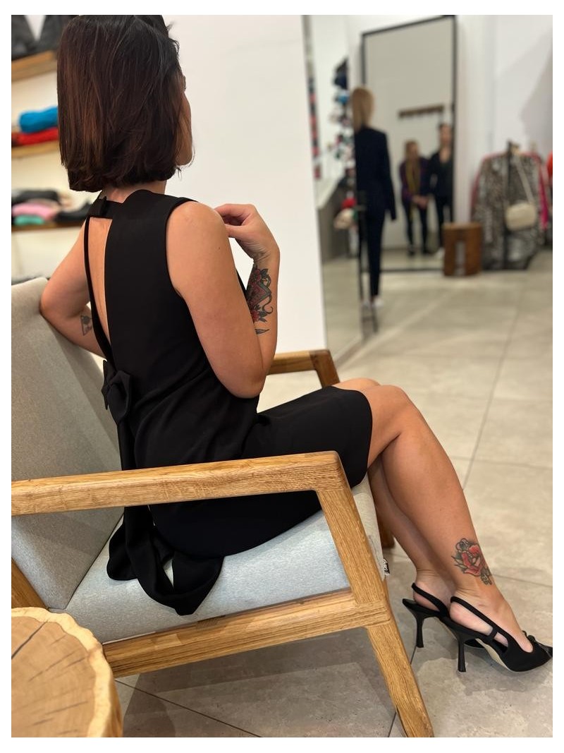 Miniatura produktu Luźna Sukienka Mini w kolorze czarnym z kokardą na plecach Amanda Black