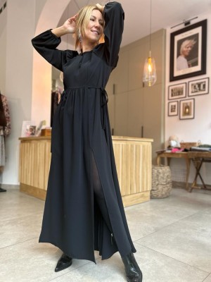 Zwiewna Sukienka Maxi wiązana w talii w kolorze czarnym Rivia Black