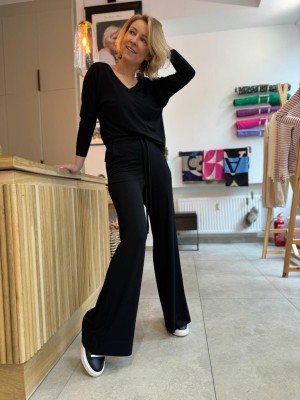 Wiskozowy zestaw spodnie i bluzka w czarnym odcieniu Long & Slim Black