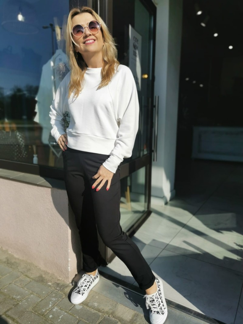 Miniatura produktu Dresowe Spodnie Cygaretki w kolorze czarnym Opo Black