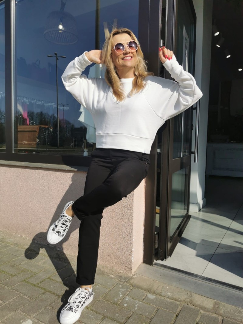 Miniatura produktu Dresowe Spodnie Cygaretki w kolorze czarnym Opo Black