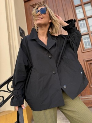 Czarny Płaszcz krótki z kimonowym rękawem i zapięciem na guziki Creo Black One Size