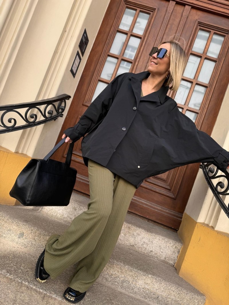 Miniatura produktu Czarny Płaszcz krótki z kimonowym rękawem i zapięciem na guziki Creo Black One Size