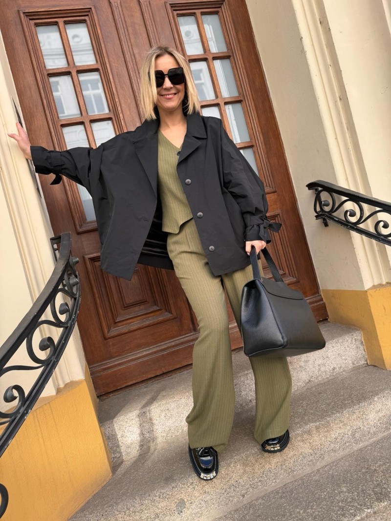 Miniatura produktu Czarny Płaszcz krótki z kimonowym rękawem i zapięciem na guziki Creo Black One Size