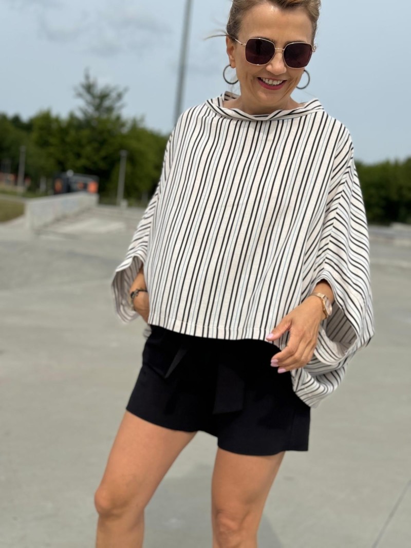 Miniatura produktu Spodnie Shorty w kolorze czarnym z wiskozy i lnu Black&Len