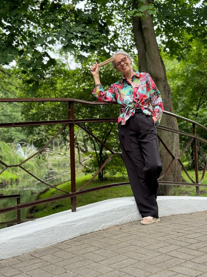 Miniatura produktu Wiskozowo lniane Spodnie z wysokim stanem w kolorze czarnym Black&Len