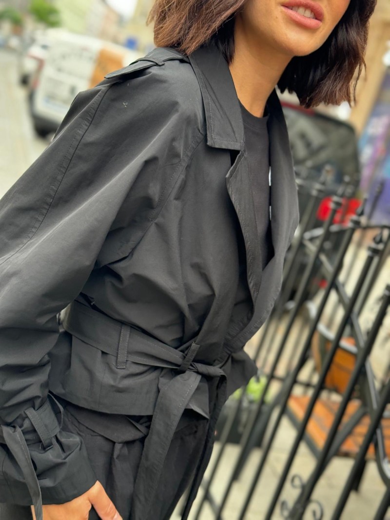 Miniatura produktu Czarna krótka Kurtka z podszewką i kieszeniami zapinana na guziki Short Black