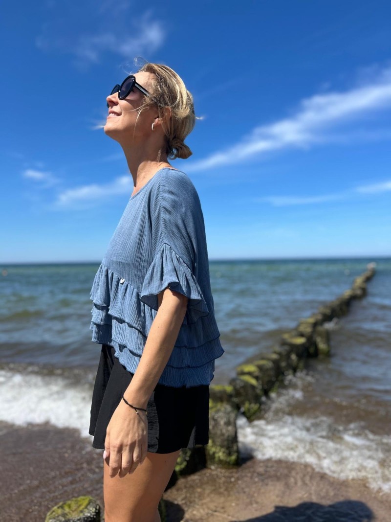 Miniatura produktu Wiskozowa Bluzka z falbanami w kolorze niebieskim Fleur Blue