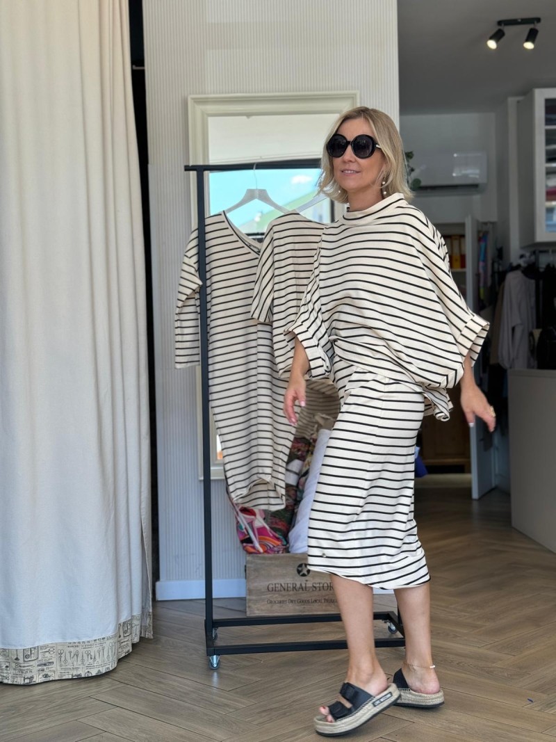 Miniatura produktu Biała Bluza oversize o kroju kimono w czarne paski Butterfly B&Stripes