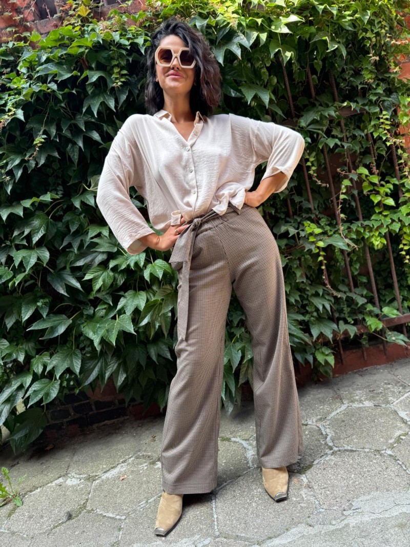 Miniatura produktu Asymetryczna koszula Damska w kolorze kremowym i rękawami 3/4 Perla Creme