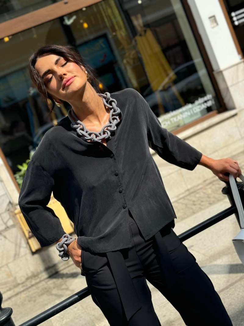 Miniatura produktu Czarna Koszula z rękawami 3/4 o kroju kimono zapinana na guziki Melia C&Black