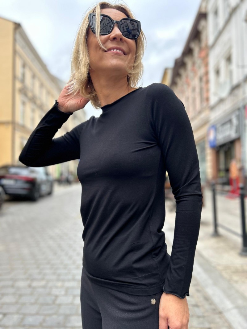 Miniatura produktu Wiskozowa Bluzka na długi rękaw w kolorze czarnym Mery Black