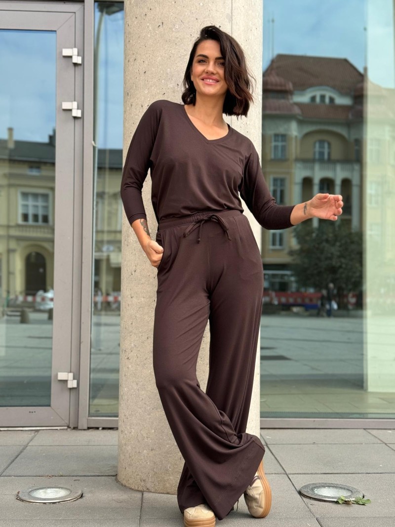 Miniatura produktu Wiskozowy zestaw spodnie + bluzka w kolorze brązowym Long & Slim Brown