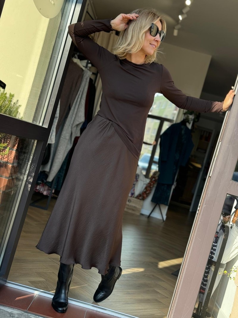 Miniatura produktu Wiskozowa Bluzka na długi rękaw w kolorze brązowym Mery Brown