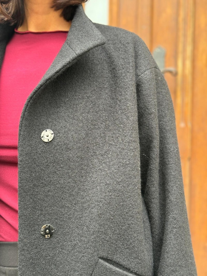 Miniatura produktu Czarny Wełniany Płaszcz oversize ze stójką i zapięciem na zatrzaski Olimpia Wool Black