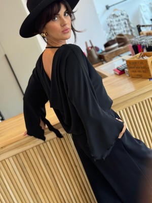 Czarna bluzka z kielichowym rękawem i odkrytymi plecami Rosie Black