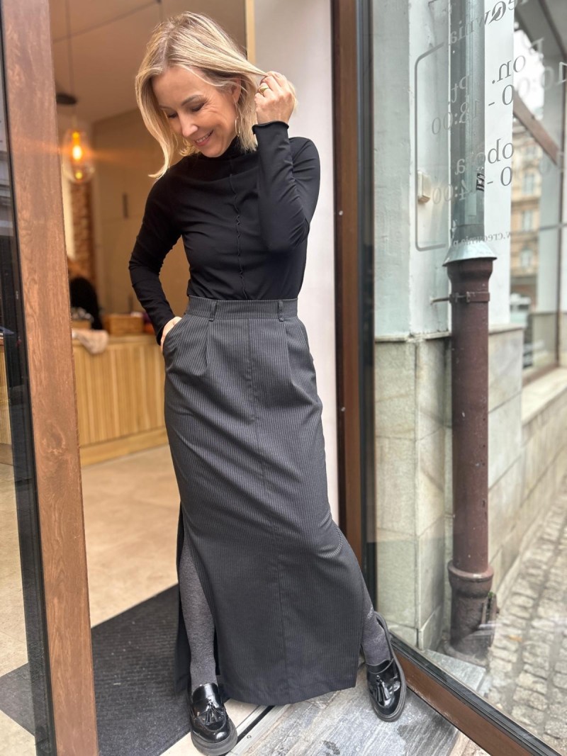 Miniatura produktu Wełniana Spódnica Ołówkowa Maxi w biało-czarne paski Walia Wool&Lines