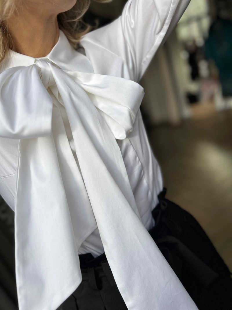 Miniatura produktu Biała Bawełniana Koszula taliowana z ozdobnym wiązaniem Babette White