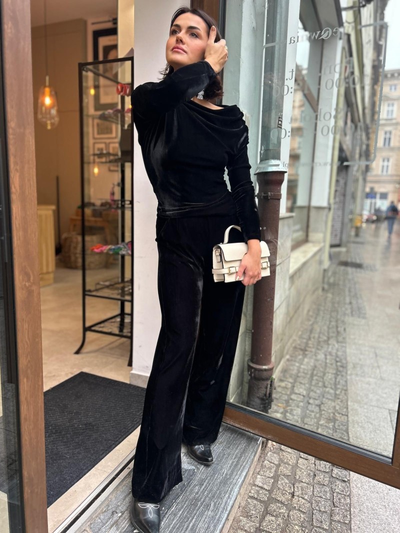 Miniatura produktu Czarne połyskujące Spodnie Damskie z szerokimi nogawkami Rio Black&Aksamit