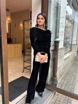 Czarne połyskujące Spodnie Damskie z szerokimi nogawkami Rio Black&Aksamit