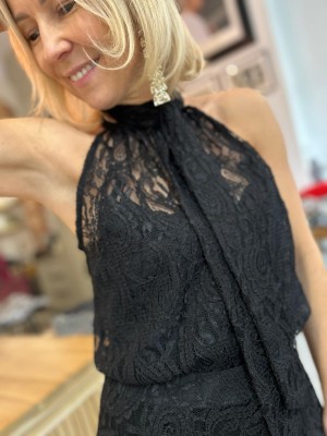 Czarna Koronkowa Bluzka z wiązaniem na stójce Montana Black&Koronka