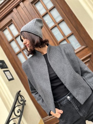 Wełniana Kurtka grafitowa bez zapięcia ze stójką Ulla&Stories Lines