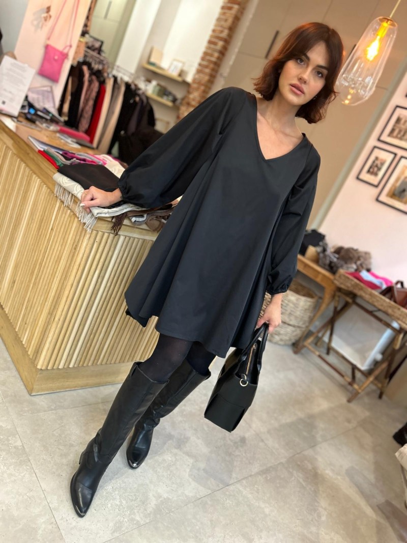 Miniatura produktu Sukienka Mini z bufiastymi rękawami w kolorze czarnym Alexandra Short Black