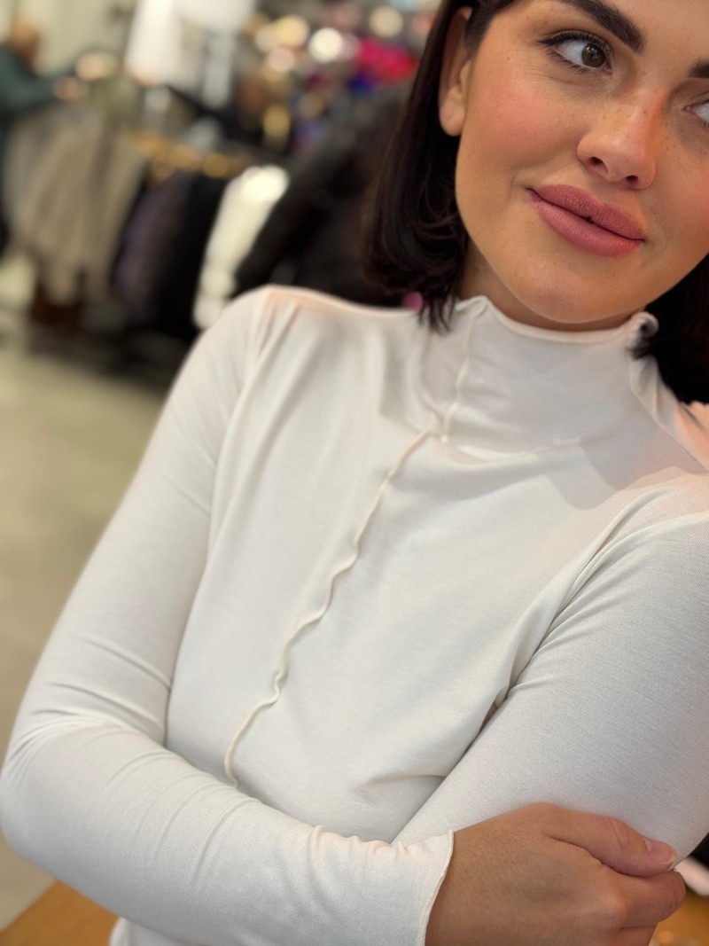 Miniatura produktu Kremowy Wiskozowy Golf z ozdobną mereżką M&Ecru