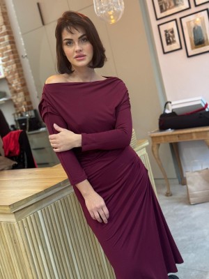 Bordowa Sukienka Wiskozowa o dopasowanym fasonie Andrea Bordo