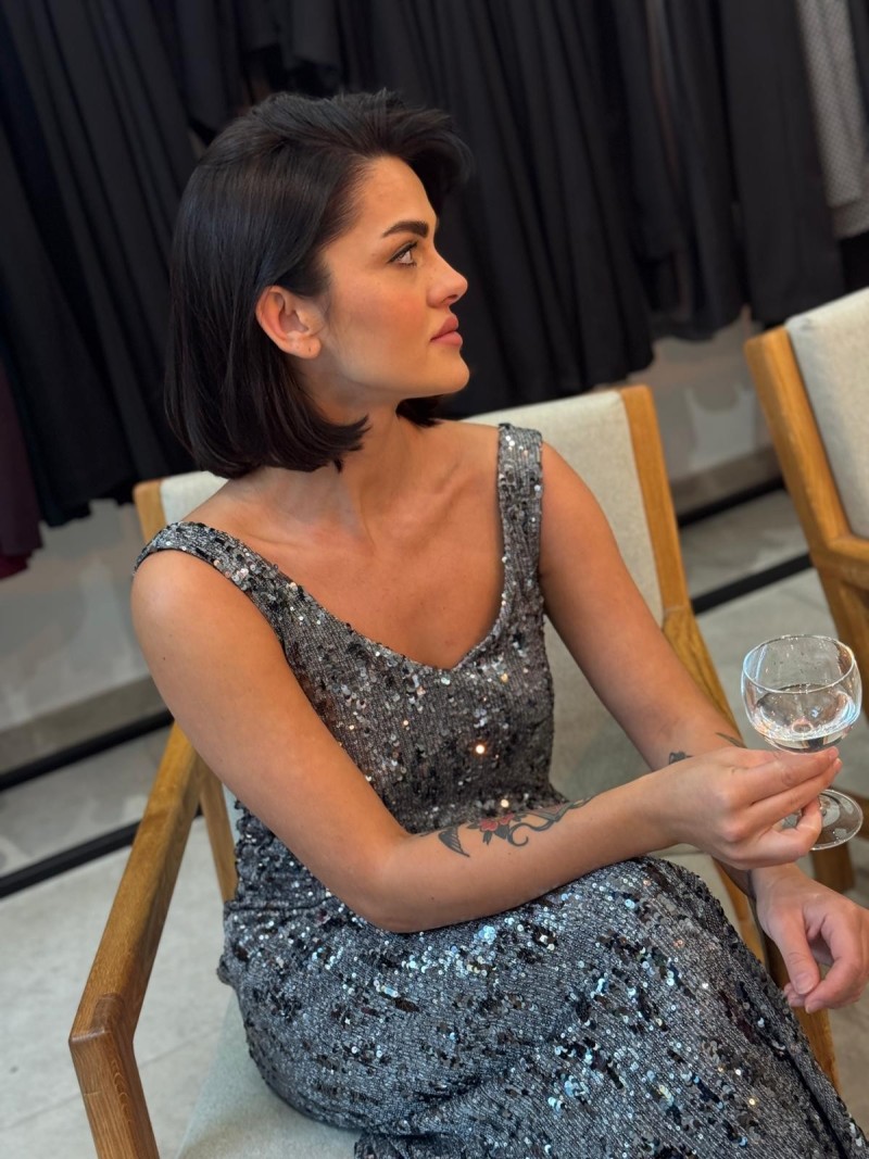 Miniatura produktu Długa sukienka cekinowa z dekoltem i wycięciem na plecach Fever Shine