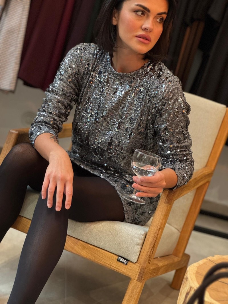 Miniatura produktu Cekinowa Sukienka Midi z subtelnym odkryciem na plecach Shine