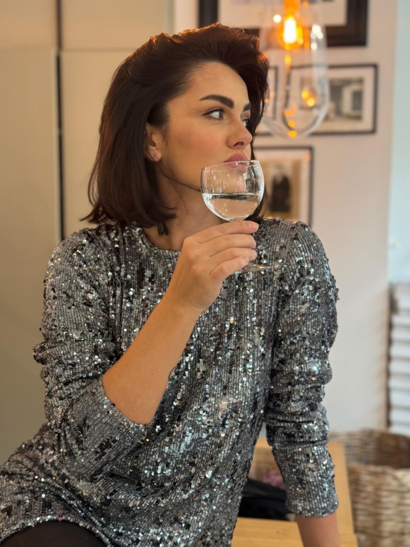 Miniatura produktu Cekinowa Sukienka Midi z subtelnym odkryciem na plecach Shine