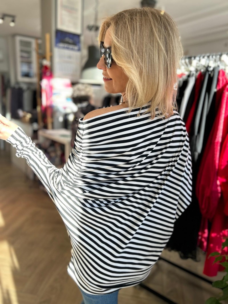 Miniatura produktu Wiskozowa bluzka asymetryczna w czarno-białe paski Natasha Black