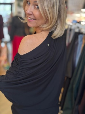 Wiskozowa Bluzka o kroju kimono asymetryczna w kolorze czarnym Natasha Black