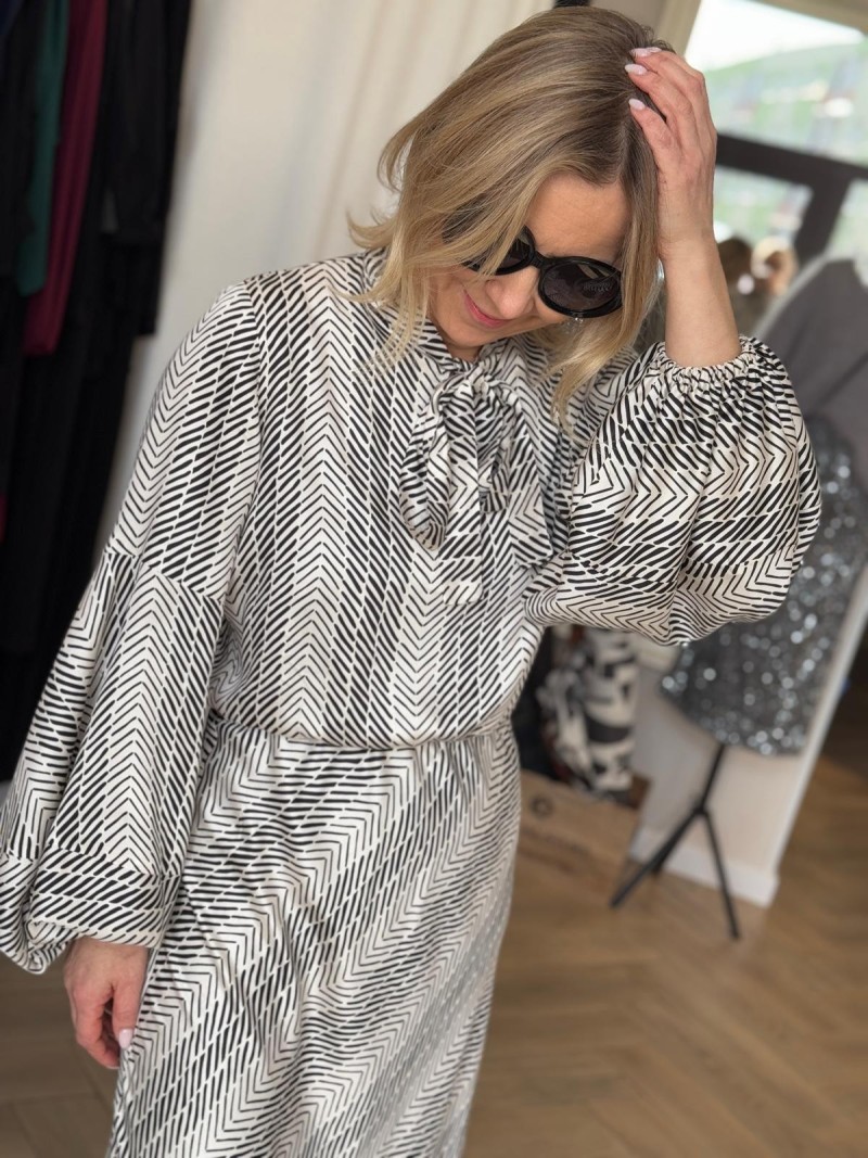 Miniatura produktu Jasna sukienka Wiskozowa Midi z bufiastymi rękawami i odcięciem w talii Soley B&W