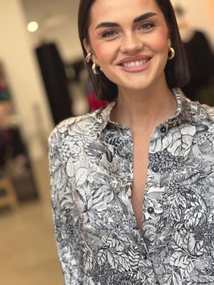 Wiskozowa Koszula oversize w czarno-biały wzór kwiatowy Ella Rosse