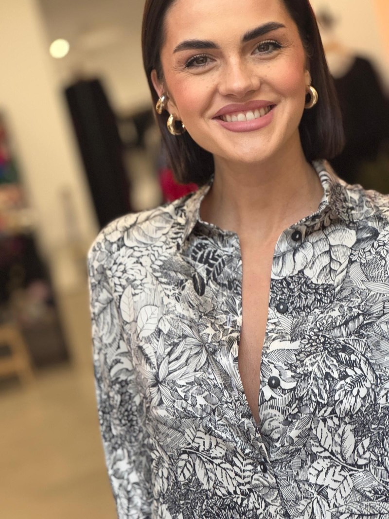 Miniatura produktu Wiskozowa Koszula oversize w czarno-biały wzór kwiatowy Ella Rosse