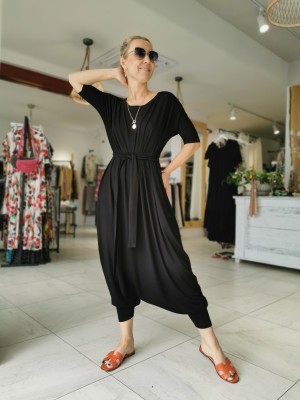 Czarny Wiskozowy Kombinezon z obniżonym krokiem Quatrum